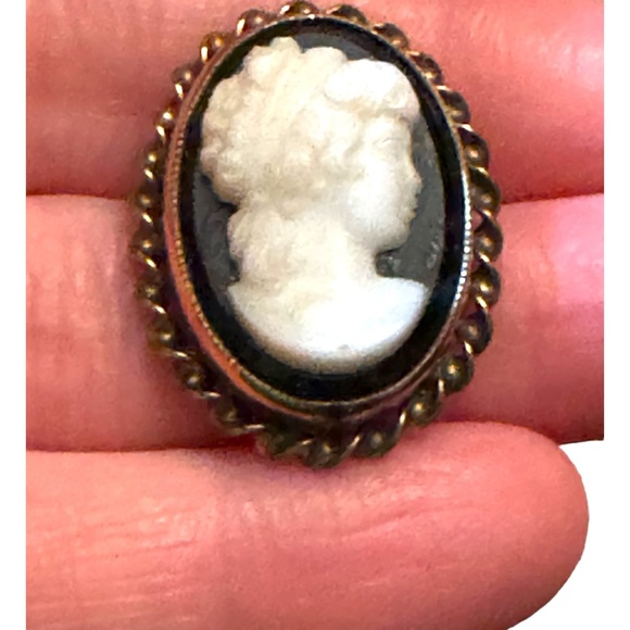 Vintage Black Glass silouette mourning cameo pinchbeck bezel - Picture 3 of 6